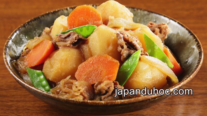 Nikujaga - Thịt hầm khoai tây kiểu Nhật Bản